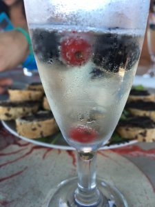 Prosecco ribes more fresco